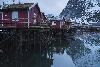  ... les toits v�g�talis�s de certains rorbu ...